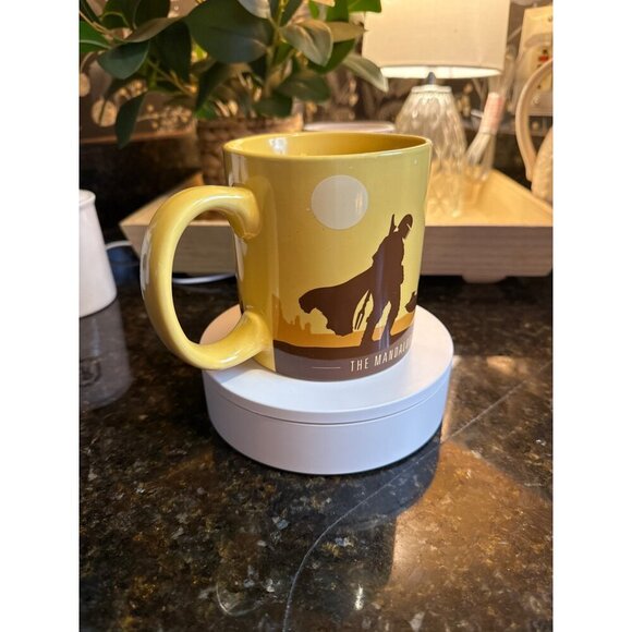 Star Wars The Mandalorian Ceramic Mug 11 Oz Yellow With Character Silhouette Des - Picture 2 of 6